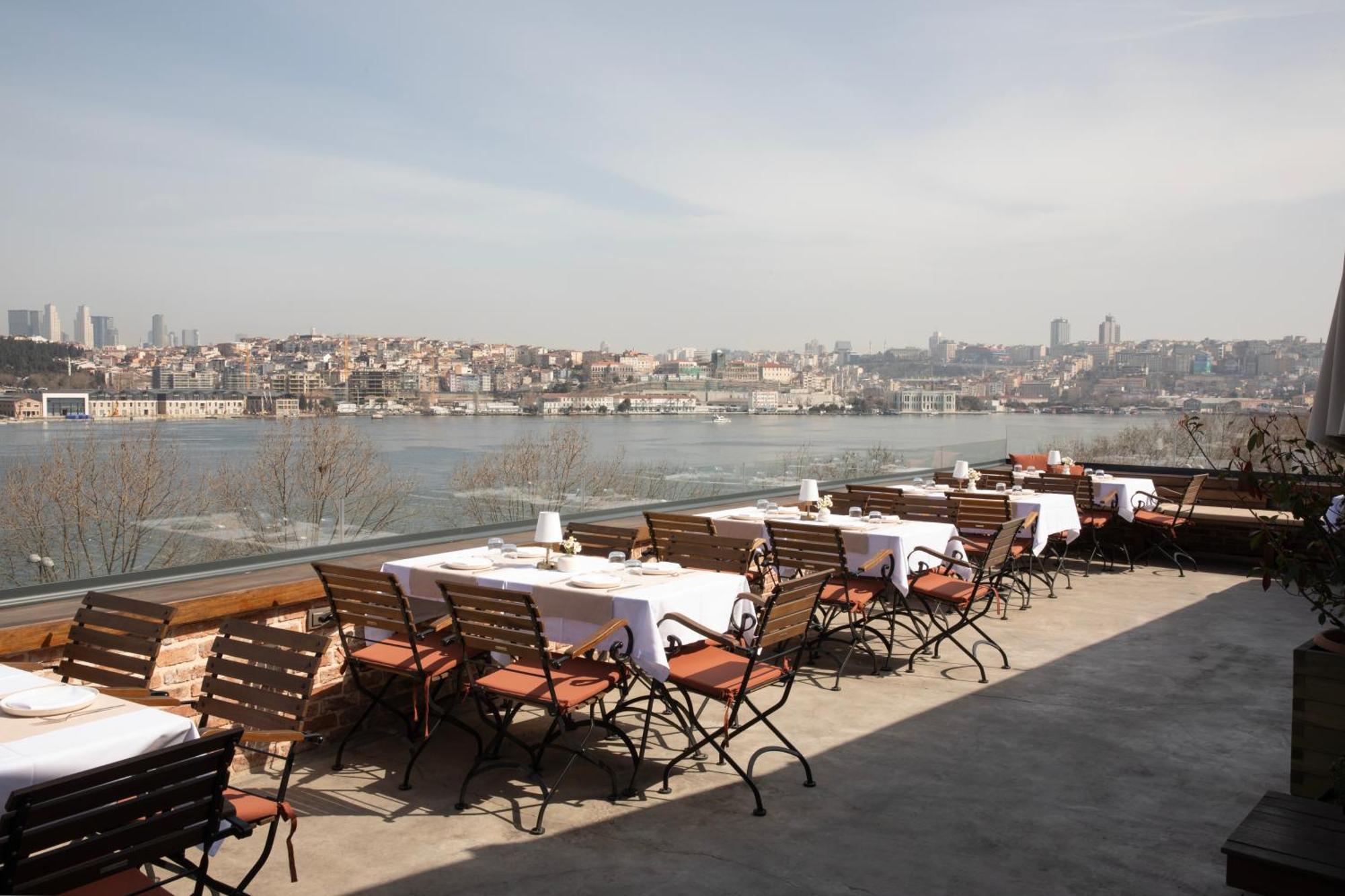 Istanbul Old City Colorful Houses Balat Petrion Hotel エクステリア 写真